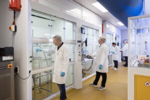 Key Organics Scale Up Lab with Chemists